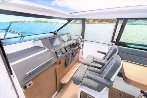 2018 AXOPAR 37 CABIN