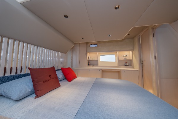 2025 DEEP YACHT 52 FLY