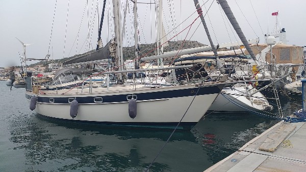 1985 HALLBERG-RASSY 38