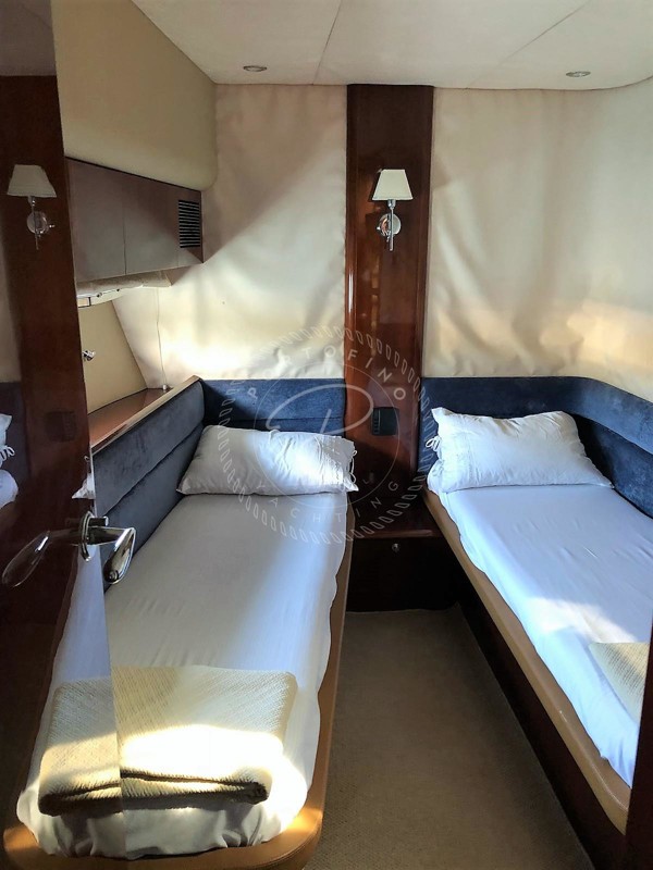 2005 PRINCESS 67