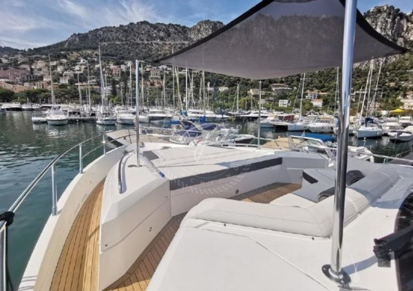 2015 PRINCESS 72S