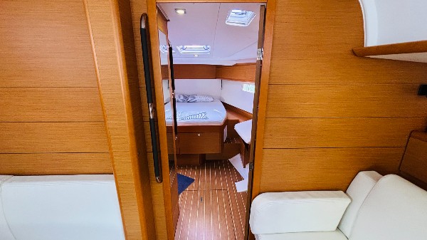 2013 JEANNEAU SUN ODYSSEY 469