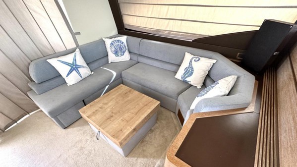 2009 AZIMUT 58