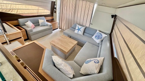 2009 AZIMUT 58