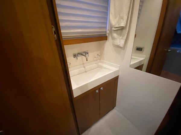 2010/2021 NUMARINE 78 FLY