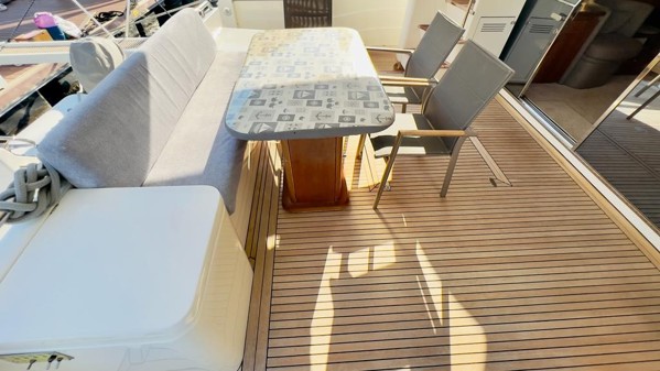 2002 FERRETTI 680 