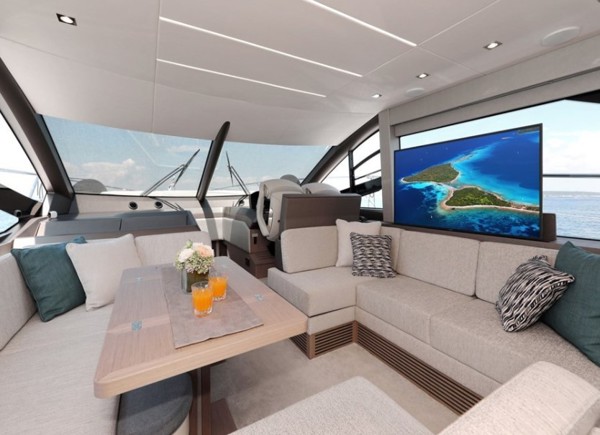 2017 SUNSEEKER MANHATTAN 52