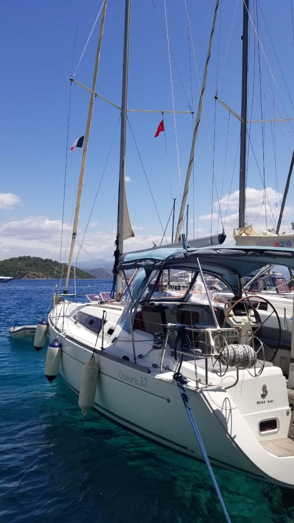 2008 BENETEAU OCEANIS 37