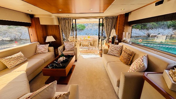 2010 SUNSEEKER MANHATTAN 70