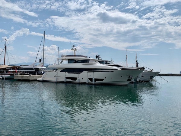 2017 CUSTOM LINE NAVETTA 28