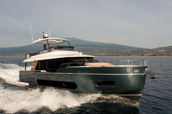 2026 AZIMUT MAGELLANO 60