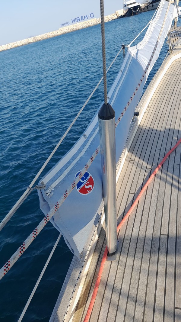 1985 HALLBERG-RASSY 38