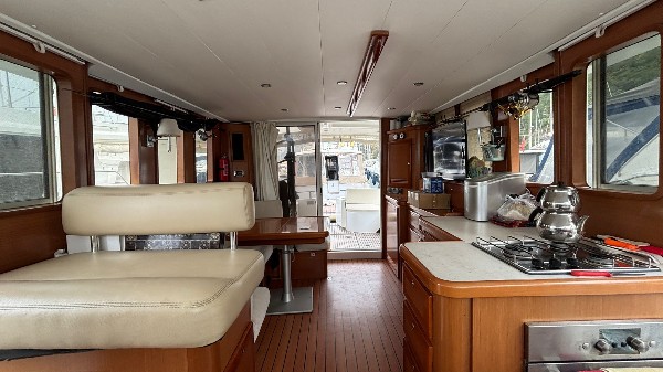 2009 BENETEAU SWIFT TRAWLER 42