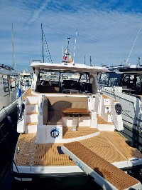 AQUADOR BOATS 400 HT - Küçük Resim