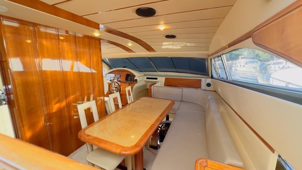 2002 FERRETTI 680 