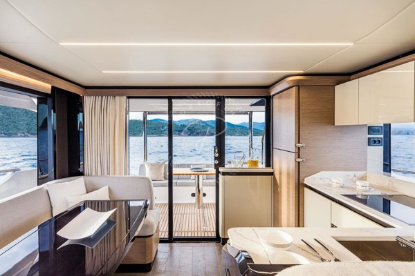 2018 ABSOLUTE NAVETTA 58