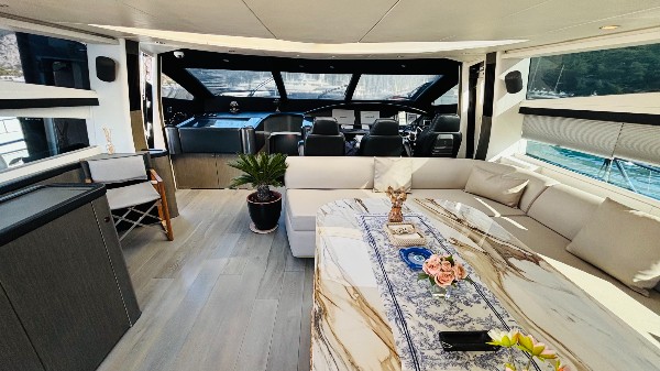 2004 SUNSEEKER PREDATOR 82