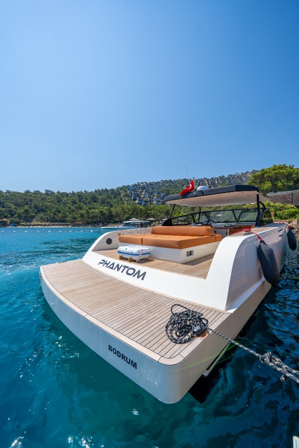 2025 MOTOR YACHT 18.5 M