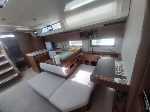 2021 BENETEAU OCEANIS 51.1
