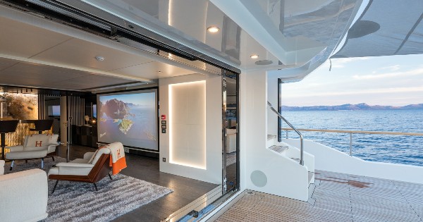 2024 MOTOR YACHT 37 M