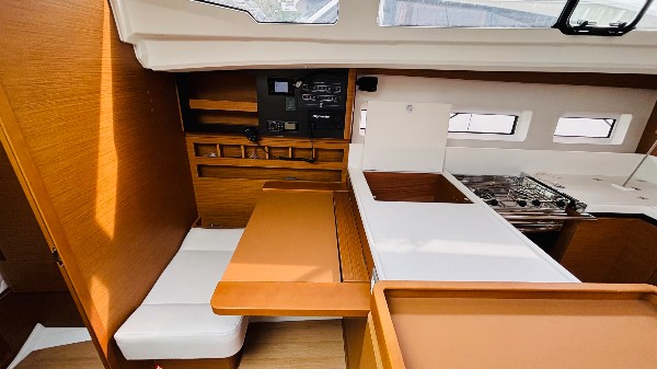 2023 JEANNEAU SUN ODYSSEY 440