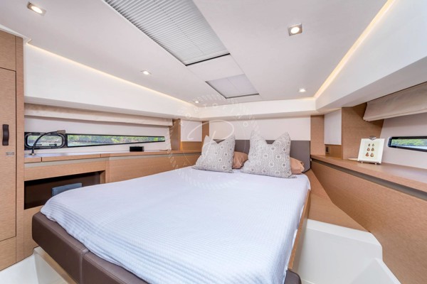 2021 PRESTIGE 460 FLY