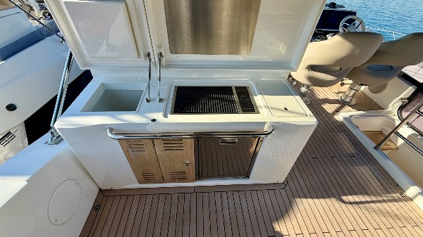 2018 SUNSEEKER MANHATTAN 52