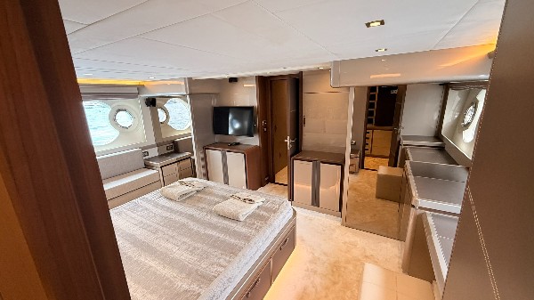 2020 MONTE CARLO YACHTS MCY 80