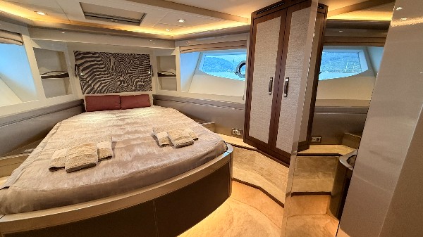 2020 MONTE CARLO YACHTS MCY 80