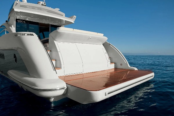 2012 AZIMUT 62S