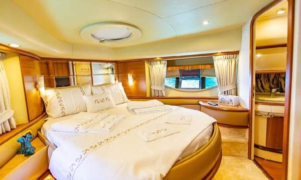 2011 AZIMUT 62 FLY VIP