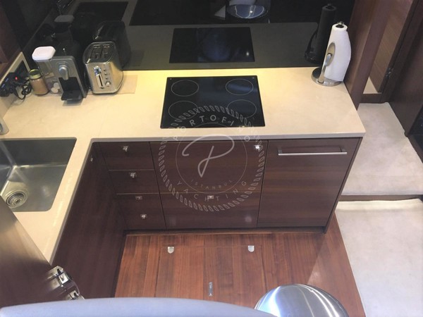 2015 PRINCESS 72S