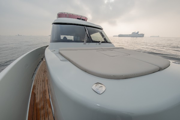 2025 DEEP YACHT 52 FLY