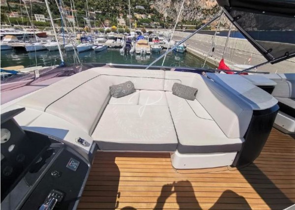 2015 PRINCESS 72S
