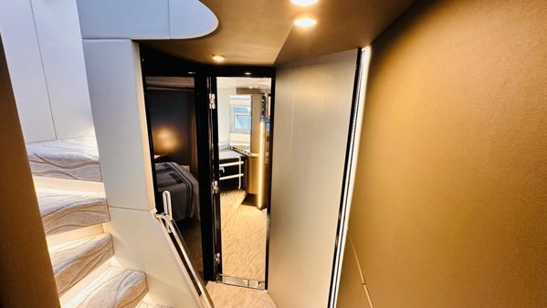 2019 AZIMUT S7