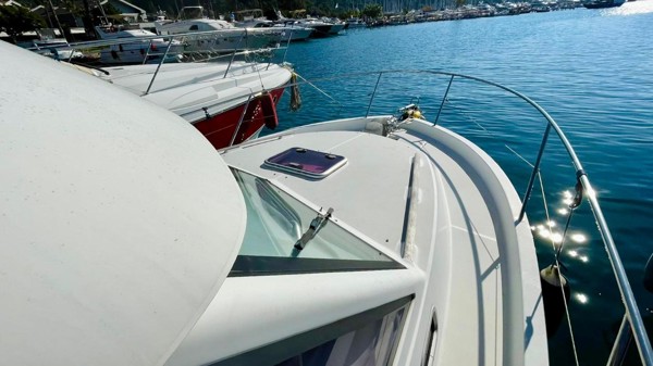 2008 BENETEAU ANTARES 9