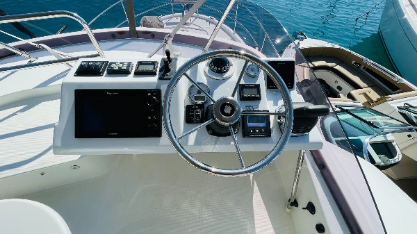 2018 BENETEAU SWIFT TRAWLER 30