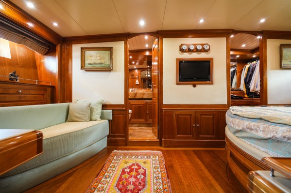 2001/2022 ROYAL DENSHIP 110 SLOOP 
