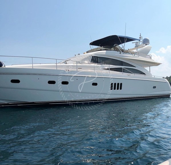 2005 PRINCESS 67