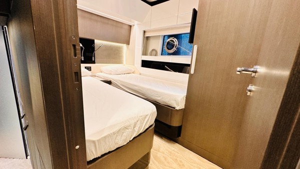 2019 AZIMUT S7