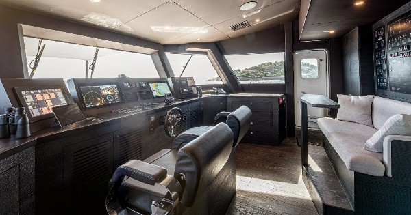 2024 MOTOR YACHT 37 M