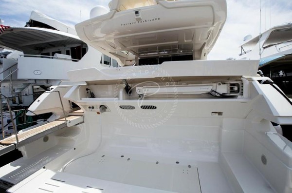 2014 FERRETTI YACHTS 690