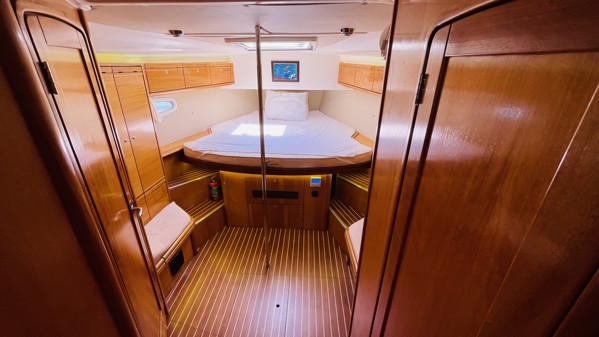 2008 BAVARIA VISION 50
