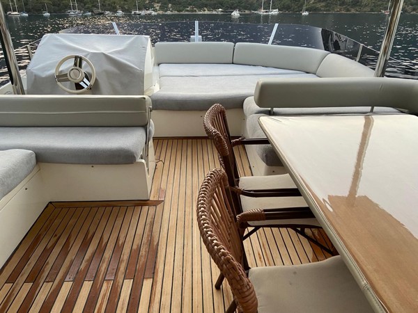 2010/2021 NUMARINE 78 FLY