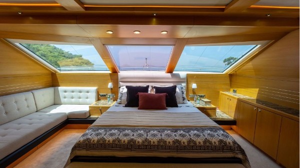 2009/2024 MOTOR YACHT 38 M 