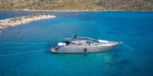 2012 PERSHING 72