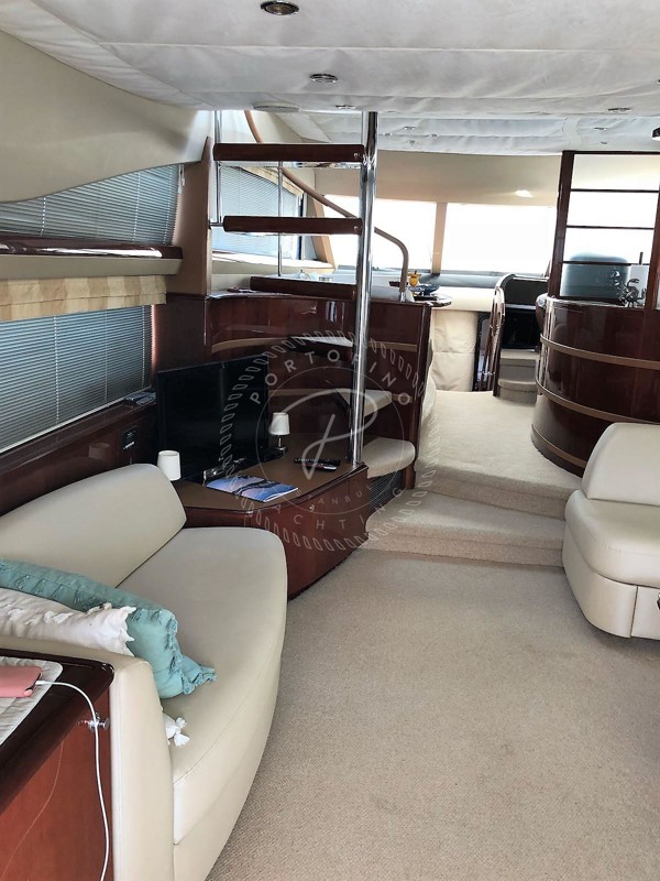2005 PRINCESS 67