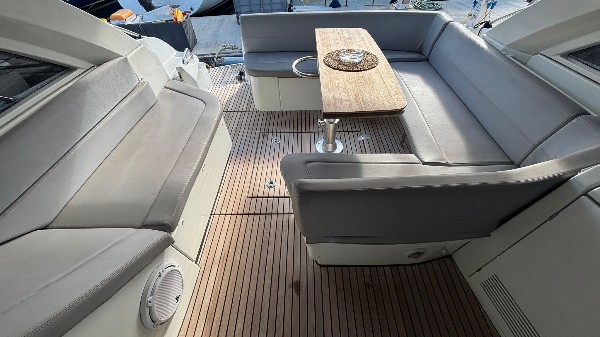 2011 BENETEAU GT 38