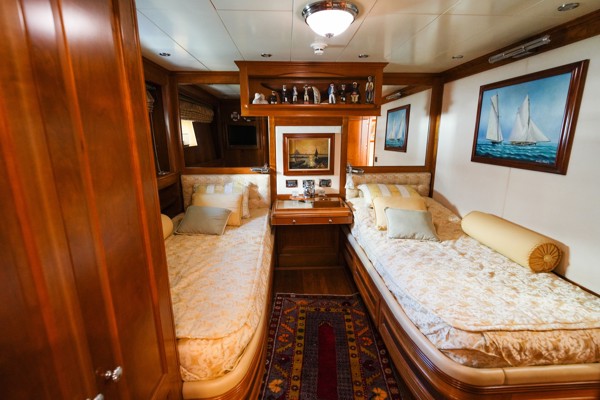 2001/2022 ROYAL DENSHIP 110 SLOOP 