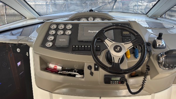 2011 BENETEAU GT 38